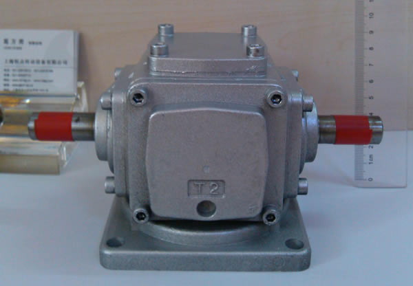 T2轉向箱側面圖