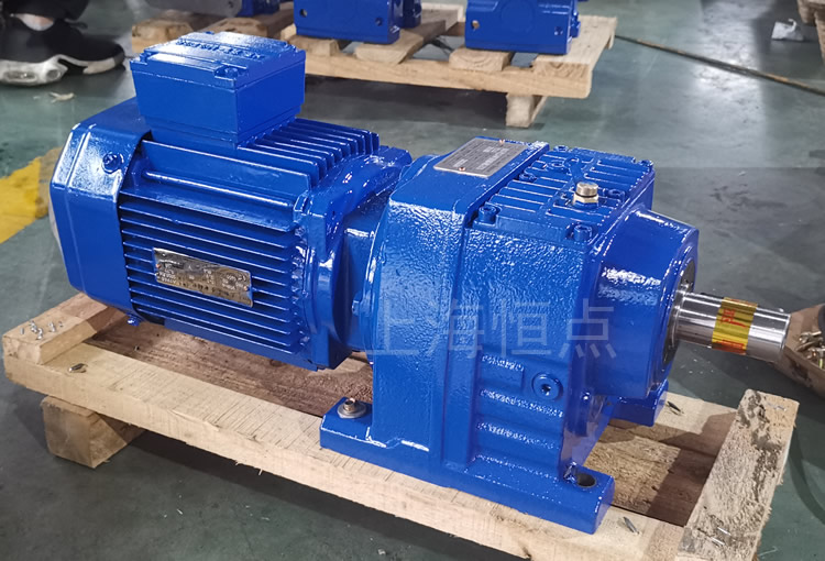 R47系列減速機配電機，藍色油漆實物照片