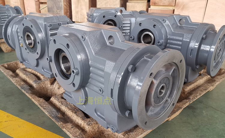 KAZ87減速機 輸入配B5法蘭端蓋 左輸出配小法蘭+通孔 實物圖 -上海恒點