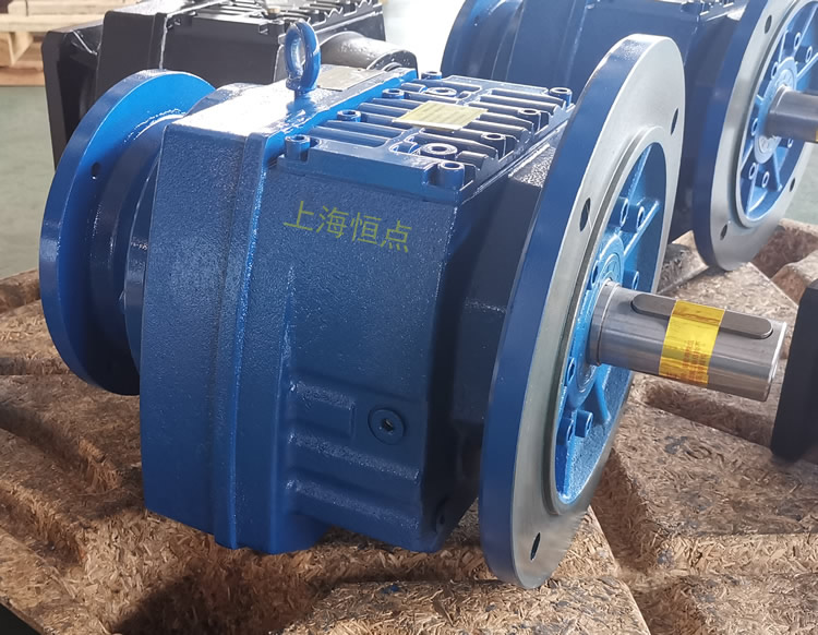 RF87減速機，輸入配法蘭B5端蓋，立式法蘭輸出，實物照片