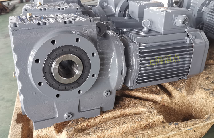 SA77系列減速機輸入配電機，輸出通孔，常用件實物圖