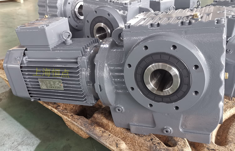 SA77系列減速機輸入配電機，輸出通孔，常用件實物圖