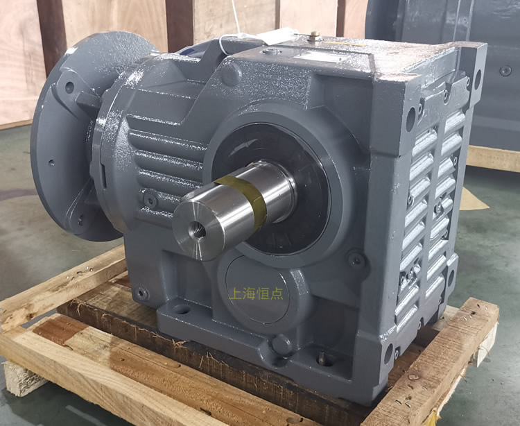 K97減速機，輸入配電機法蘭端蓋，右輸出單軸，實物圖如下