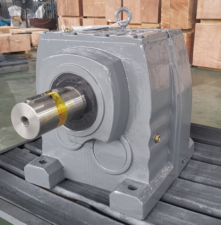 R137減速機 輸入圓法蘭端蓋 可配國标接口電機 實物圖